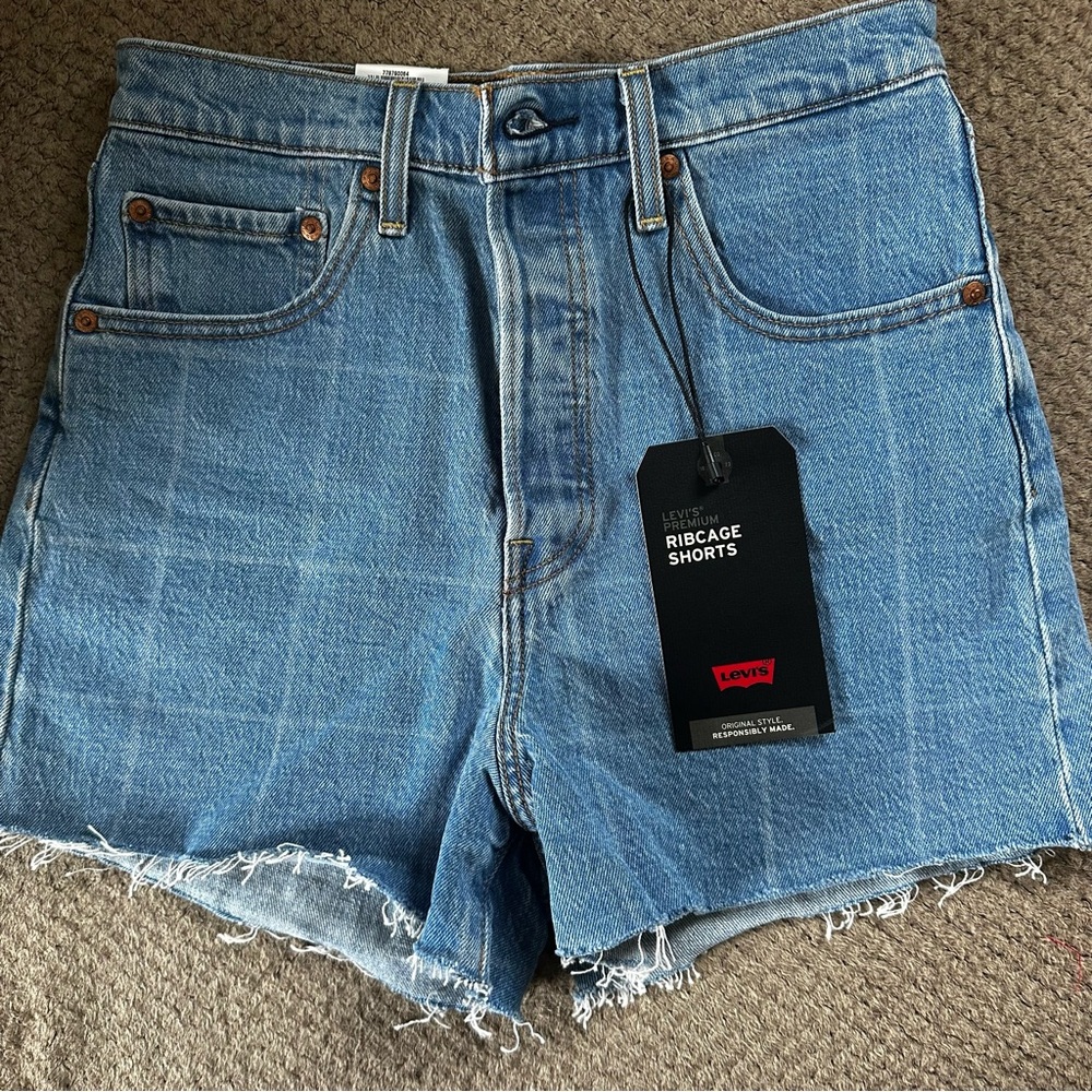 Brand New! Levi's Ribcage Denim Shorts
